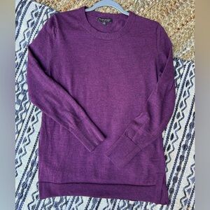 Banana Republic | 100% fine merino wool sweater size M. Rich plum color